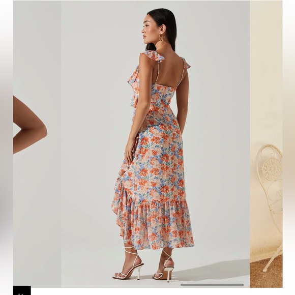 Mahalia Floral Sweetheart Ruffle Midi Dress; Blue orange floral ASTR LABEL - Picture 4 of 6